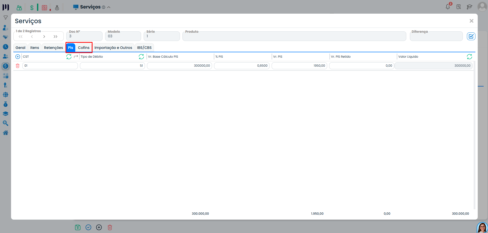 Tela de lançamento de serviços no Sistema Contábil Makro com aba PIS e COFINS preenchida para notas fiscais de serviços prestados e valores apurados.