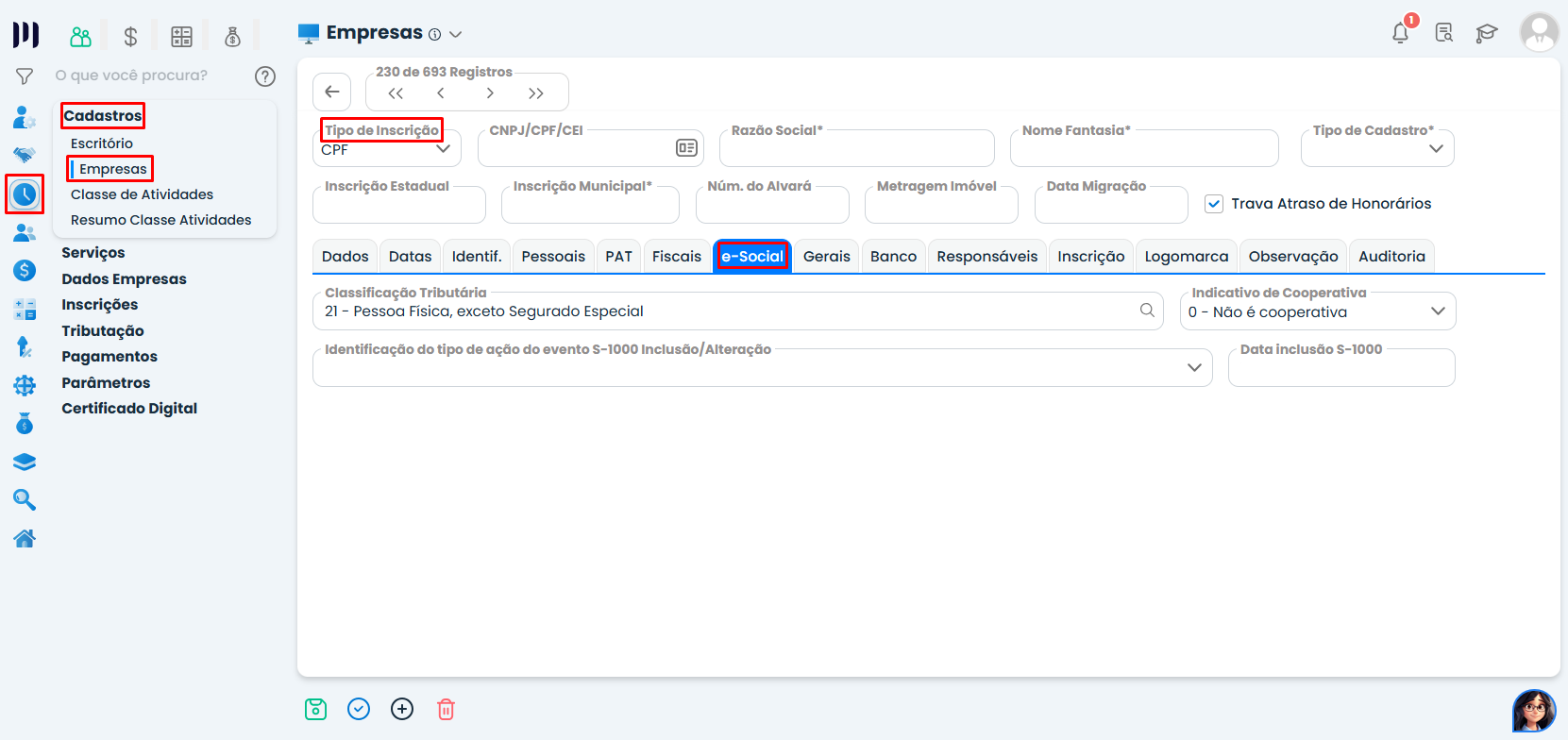 Tela de cadastro de empresa no Sistema Contábil Makro exibindo tipo de inscrição CPF e aba eSocial, etapa inicial para configurar CAEPF corretamente.