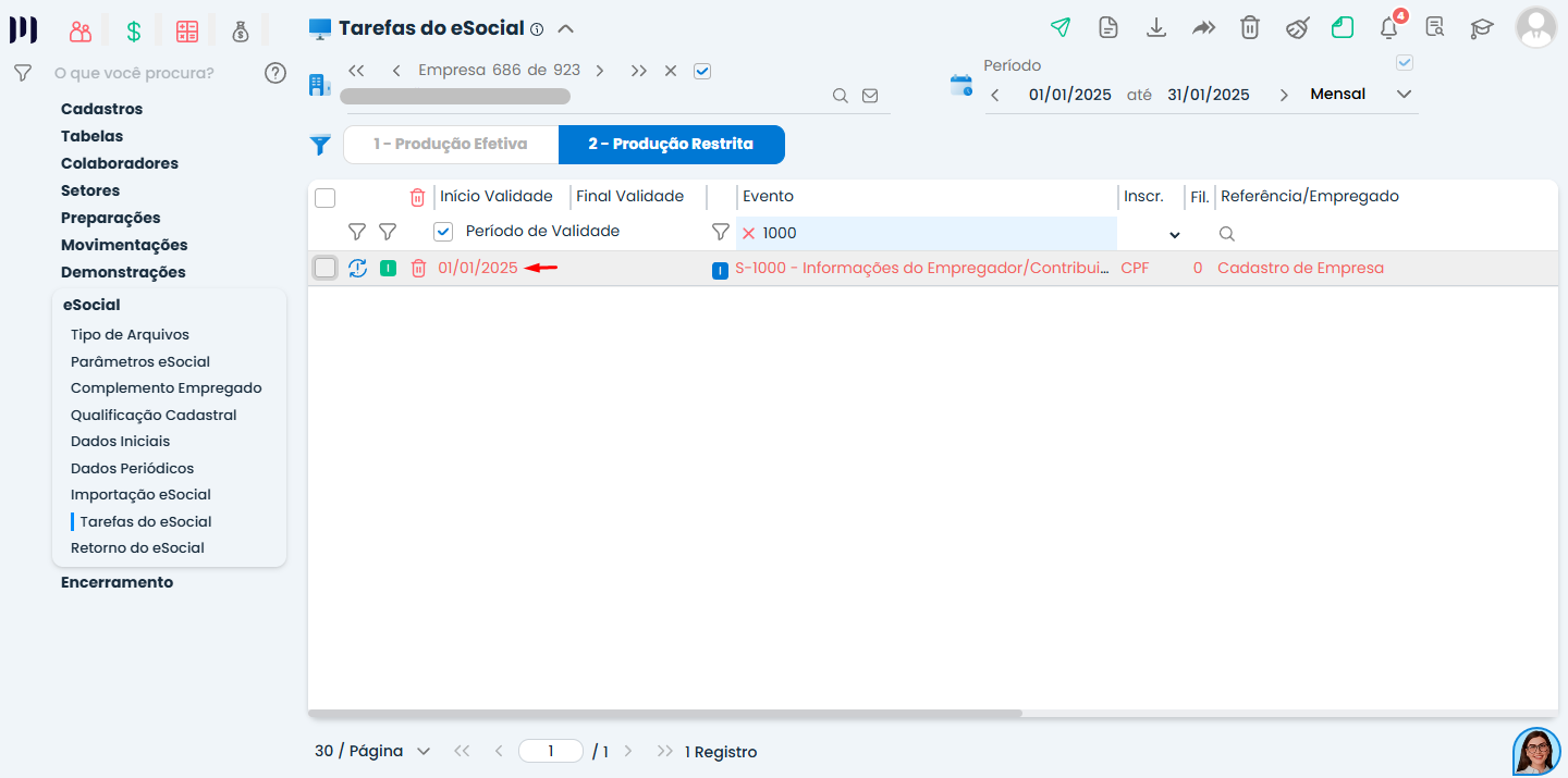 Tela de Tarefas do eSocial destacando o S-1000 com erro e início de validade no Sistema Contábil Makro para corrigir Classificação tributária não permitida.