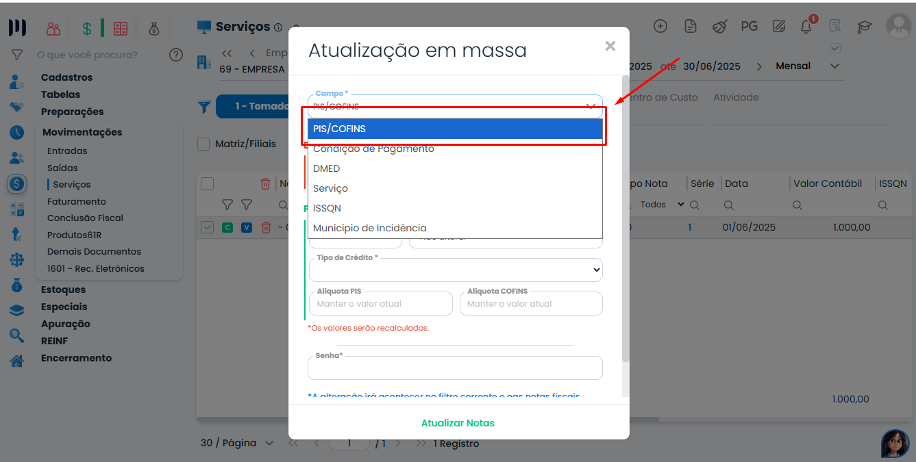 Janela de atualização em massa do Sistema Contábil Makro destacando a seleção da opção PIS/COFINS para alterar Informações de PIS e COFINS.