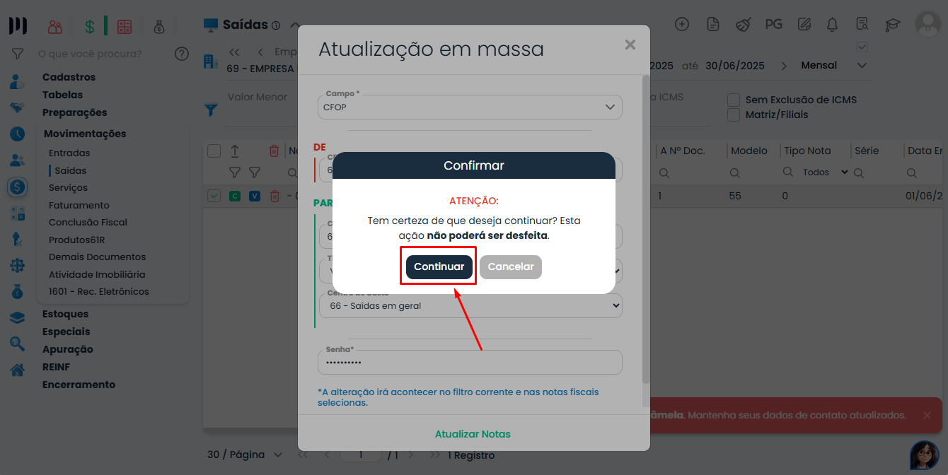 Tela do Sistema Contábil Makro apresentando a confirmação da atualização em massa de CFOP em Notas Fiscais antes da execução definitiva.