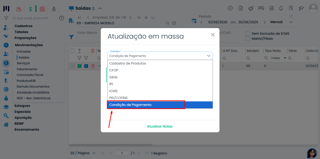 Sistema Contábil Makro mostrando a opção Condição de Pagamento na atualização em massa para Pagamento em Notas Fiscais de Entradas/Saídas.