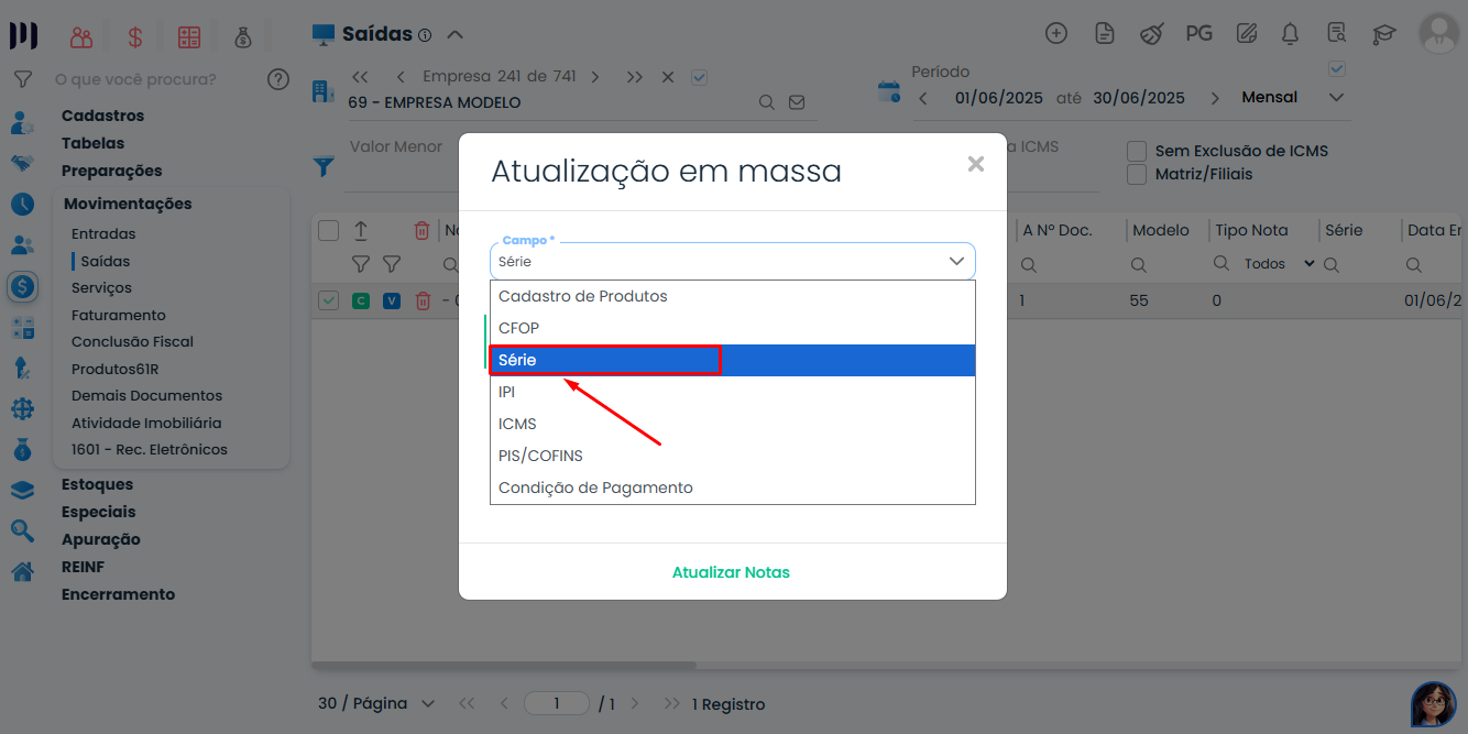 Janela do Sistema Contábil Makro exibindo a seleção do campo Série durante a Atualização em massa de Notas Fiscais para múltiplos registros.