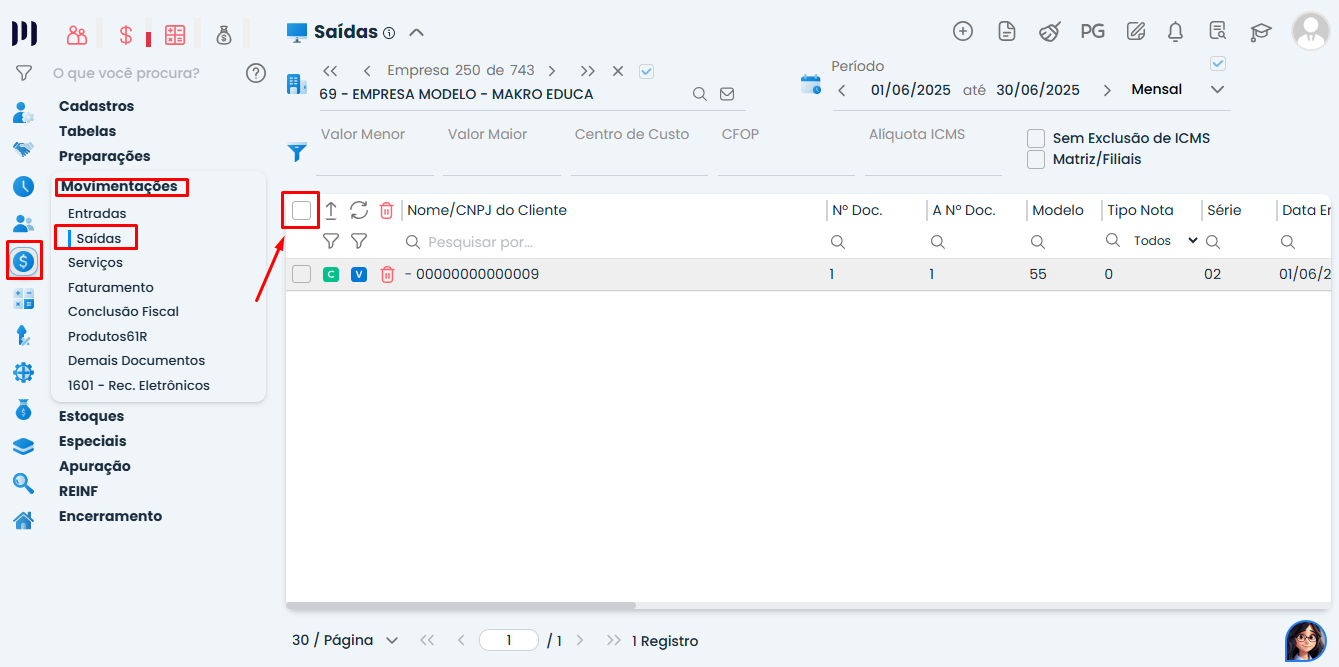 Tela do Sistema Contábil Makro destacando o acesso ao menu Saídas e a seleção de Notas Fiscais de Saída para exclusão em massa.
