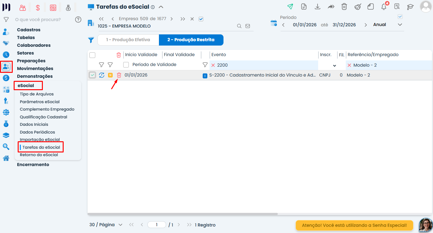 Tela do Sistema Contábil Makro mostrando Como excluir um Colaborador, com evento S-2200 selecionado e seta indicando o ícone da lixeira.